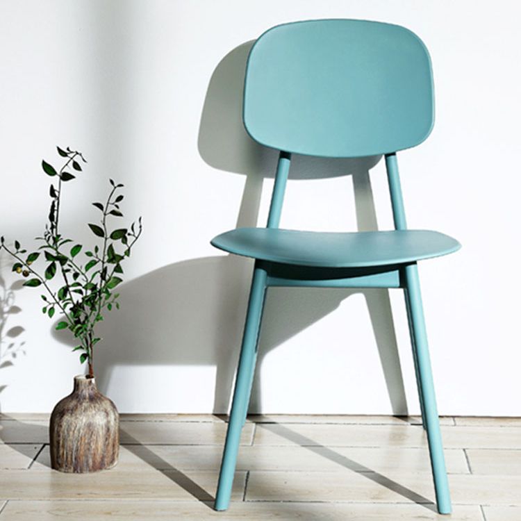 Scandinavische stijl Open achterkant Dining Side stoel Plastic Dining Armless Stoel