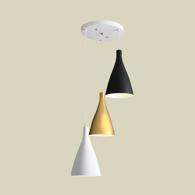 Moderniste 3 lumières Multi Light Pendant Blanc-Black-Gold Conical Le plafond avec ombre en métal, verrière rond / linéaire
