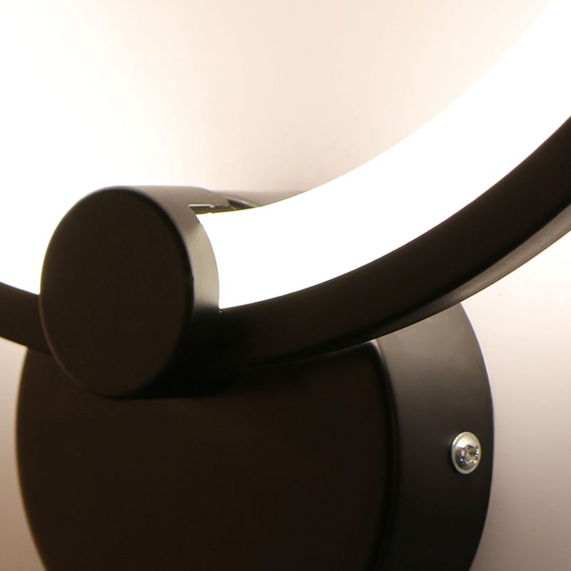 Unique Shape Metal Wall Light Modern Style 1-Light Wall Mounted Light Fixture in Black