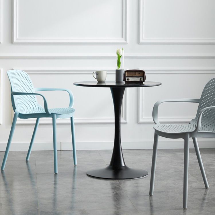 Sillones de comedor de plástico de estilo moderno con respaldo sólido que cena la silla lateral