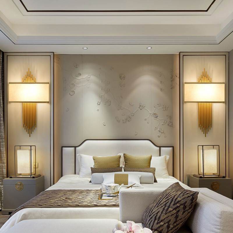 Postmodern Metal Wall Sconce Two Blub Wall Mounted Light Fixture for Bedroom