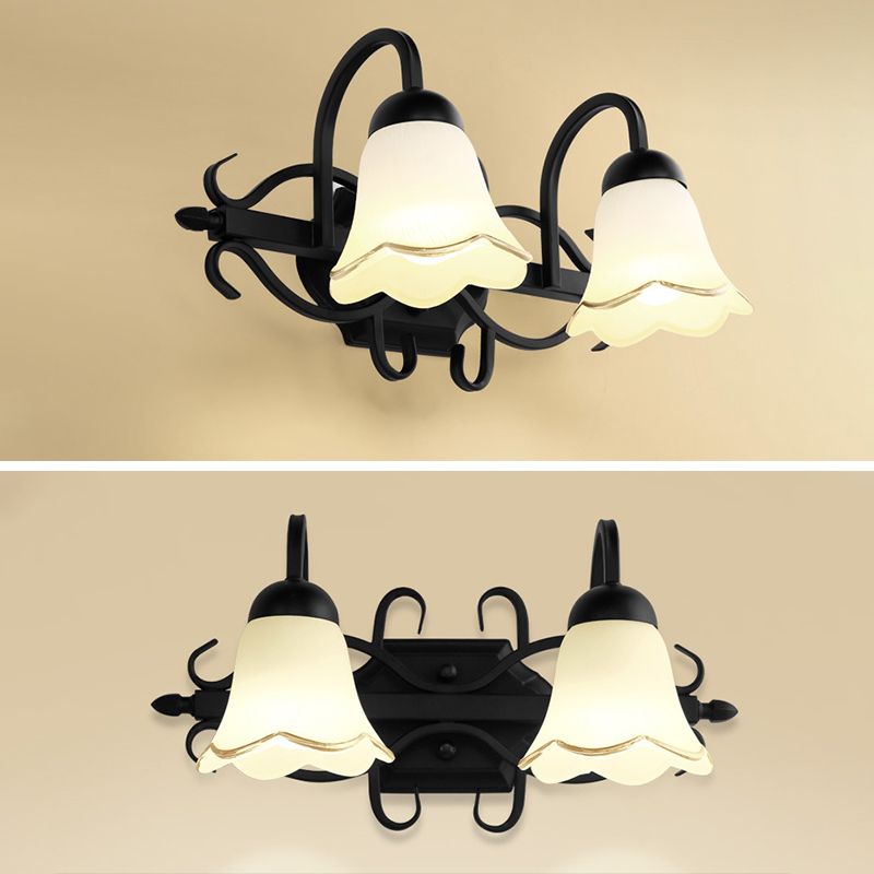 Traditional Style Shaded Wall Mounted Lighting Glass Wall Mounted Light in Black