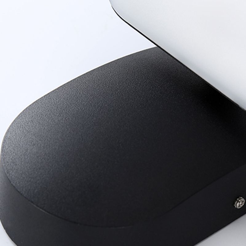 Simple Wall Sconce Waterproof Outdoor Sconce Light Fixture with Metal