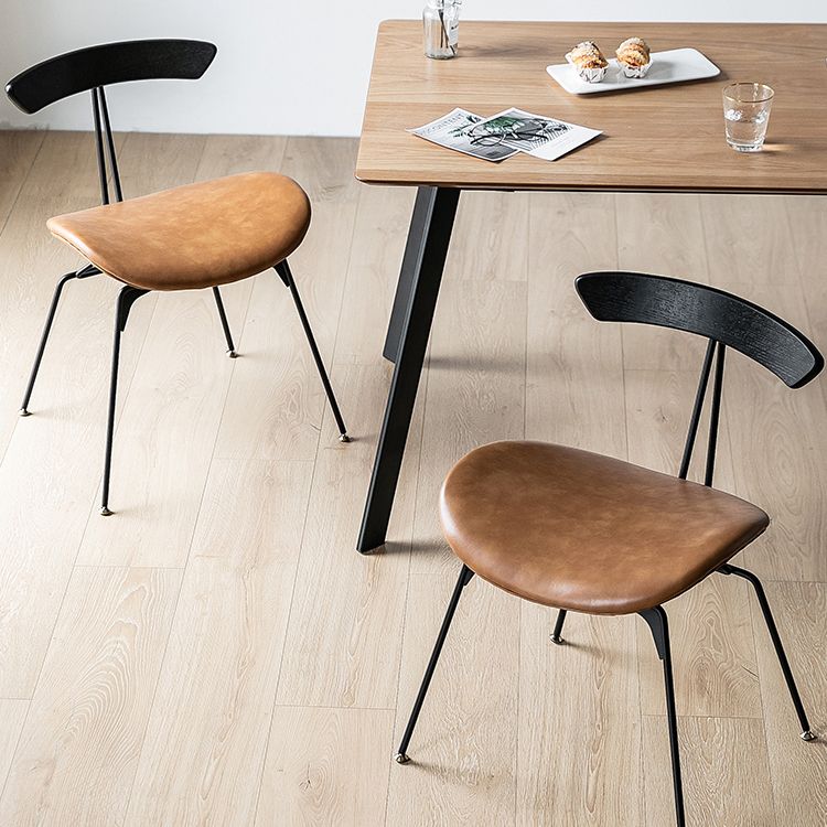 Silla lateral casera tapizada industrial con acabado mate, parte trasera abierta, sillas de comedor