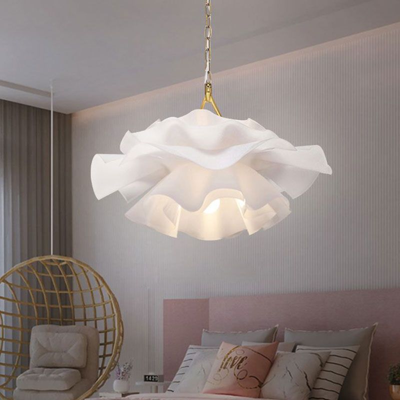 Modern Stylish Flower Suspension Light Single Head Acrylic Pendant Light in White for Bedroom