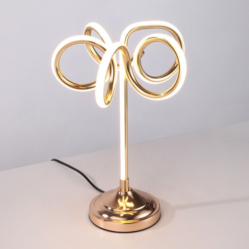 Eigentijdse LED-werkverlichting, goudkleurige, gedraaide kleine bureaulamp met acrylkap, warm/wit licht