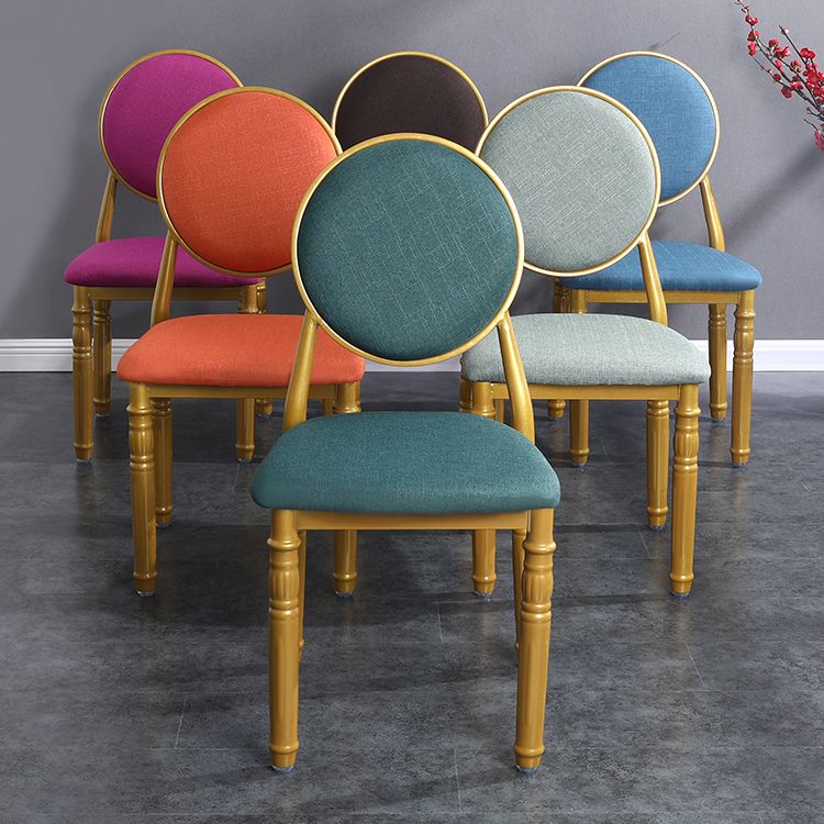 Silla lateral casera escandinava Silla lateral de comedor tapizada de metal con respaldo abierto