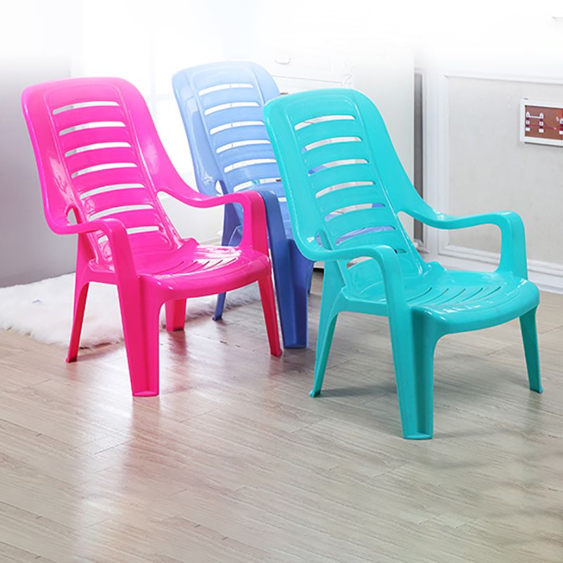 Fauteuils de salle à manger en plastique d'intérieur modernes, fauteuils de salle à manger empilables avec échelle arrière