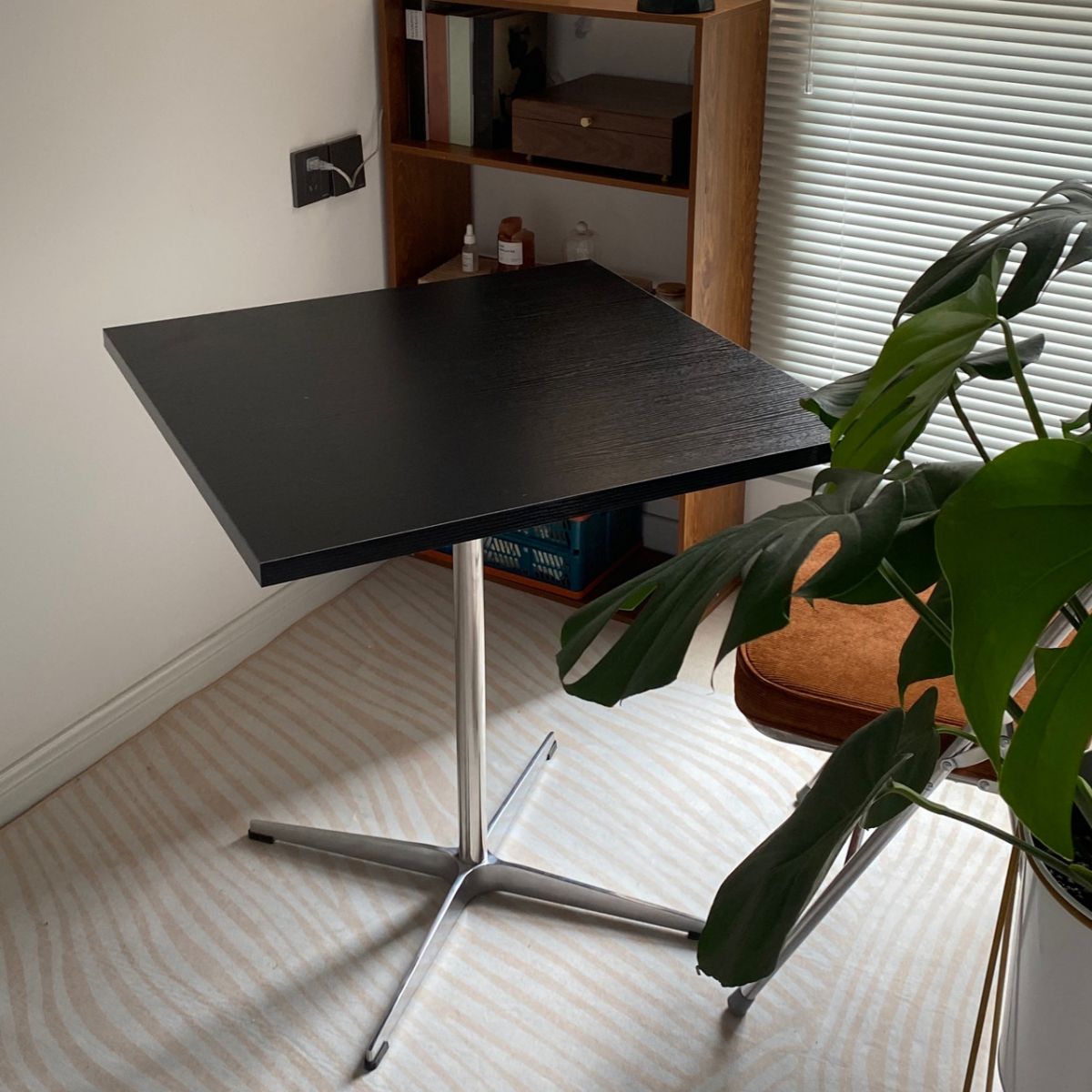 Mesa de comedor de madera sólida Mesa de comedor industrial para el hogar con base de acero inoxidable