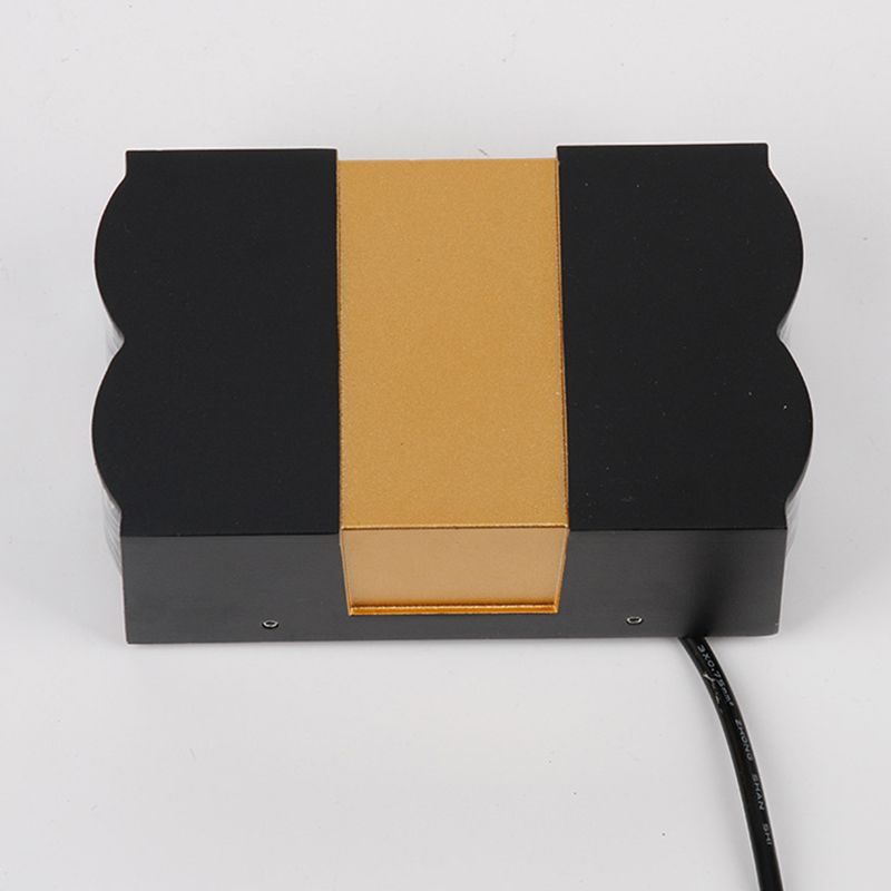 Geometric Wall Light Fixture Modern Metal Wall Sconce in Black/White