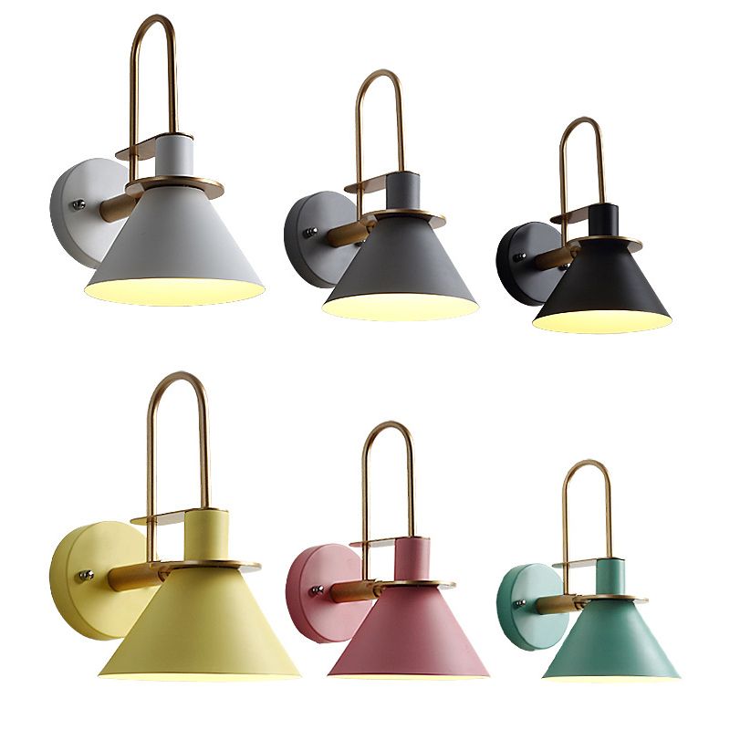 Macaron 1-Head Wall Light Bugle Shaped Wall Mount Lamp with Metal Shade for Bedroom