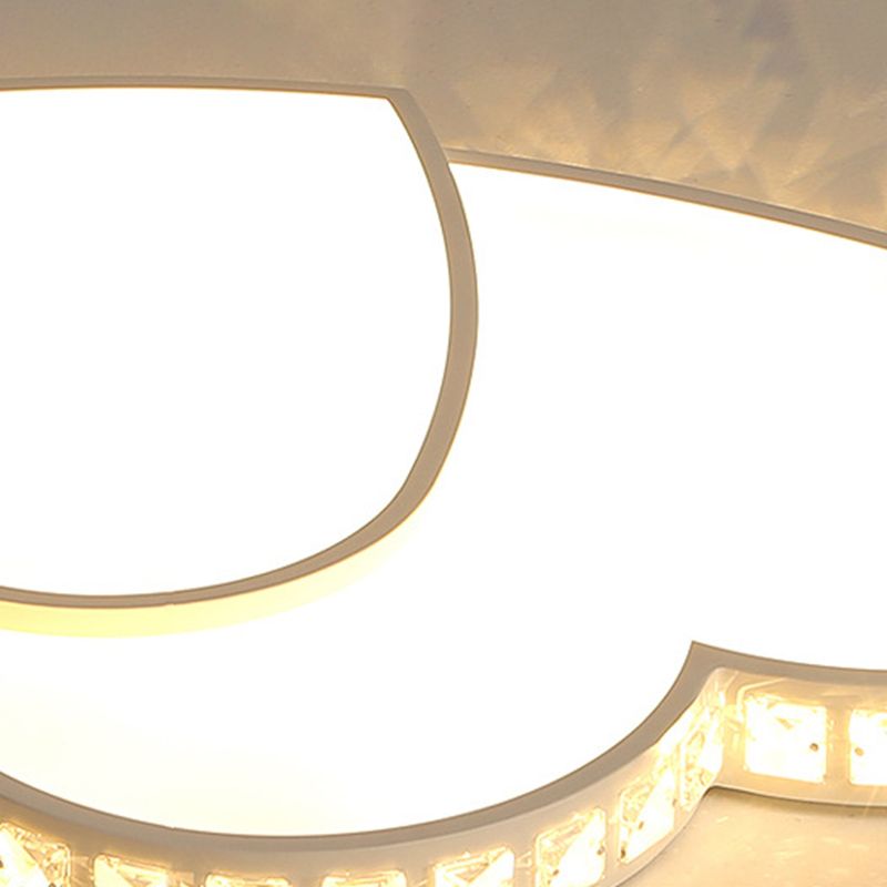 Witte LED-plafondlamp in moderne luxestijl, hartvormige inbouw met acrylkap
