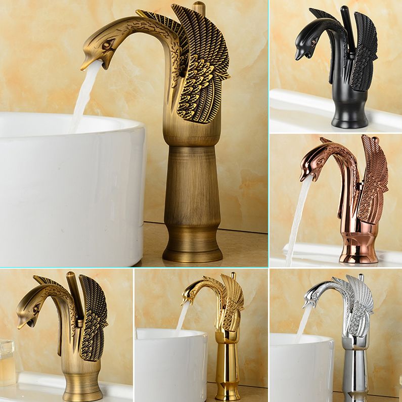 Traditional Wide Spread Bathroom Faucet 1-Handle Lavatory Faucet