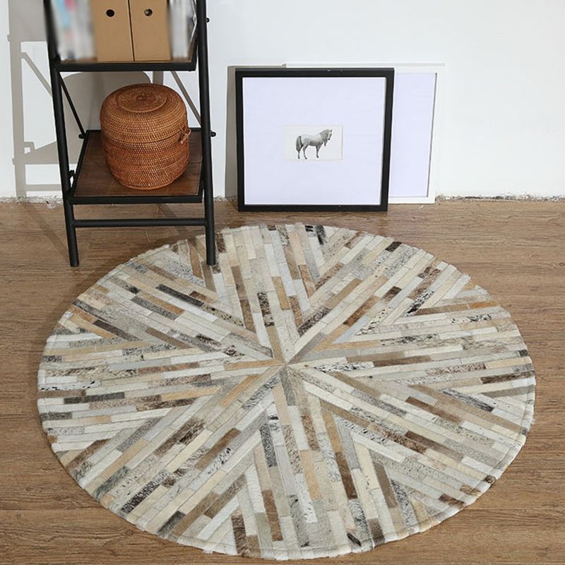 Brown Tone Geometric Print Carpet Cowhide Splicing Carpet Washable Round Rug for Living Room