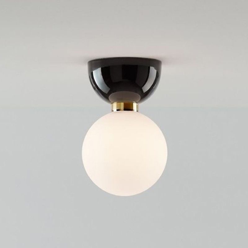 Globe semi-inbouwlamp Ultramoderne melkglazen plafondlampen voor de woonkamer