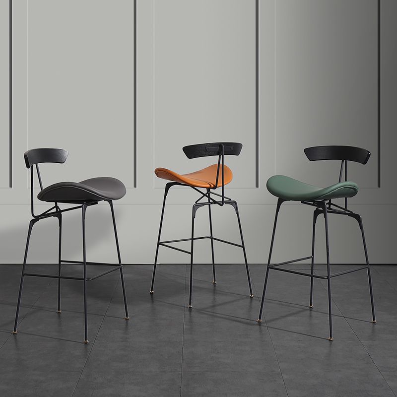 Nordic Iron Simple Barstool Indoor Hoher Hocker mit Nachahmungsleder (2) Set (2)