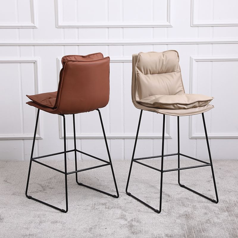 Moderne Rückenlehne Armless Counterhocker Steel Café Barhocker mit Lederkissen