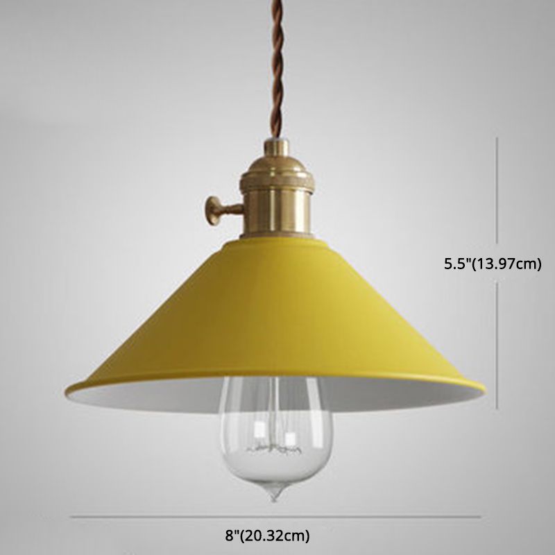Lampada a ciondolo a ciondolo a pendente conica a pendente in metallo.