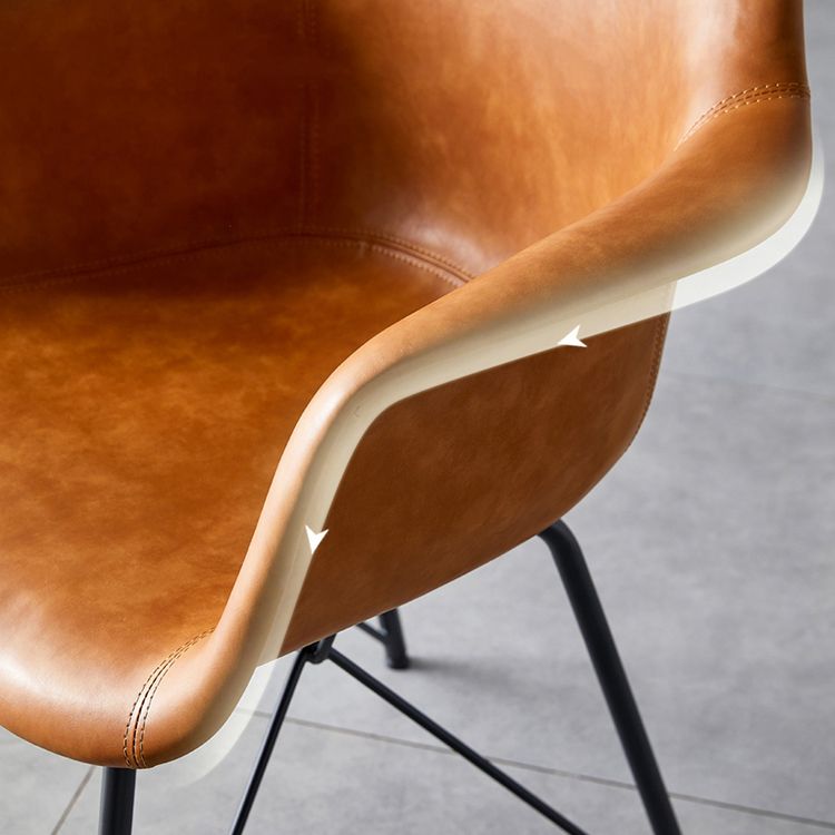 Chaise de salle à manger en cuir des fauteuils à manger à dos solide avec des jambes en métal noir