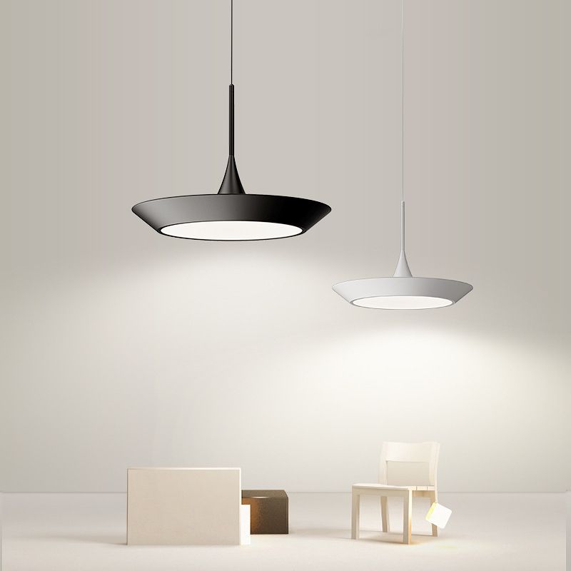 Luminaire suspendu en forme de géométrie Métallièrement le pendentif LED minimaliste pour salle à manger