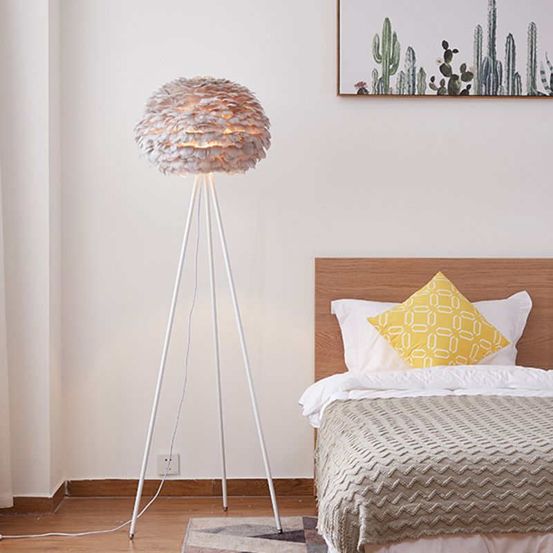 Ball Shape Floor Light Nordic Style Feather Floor Lamp for Living Room