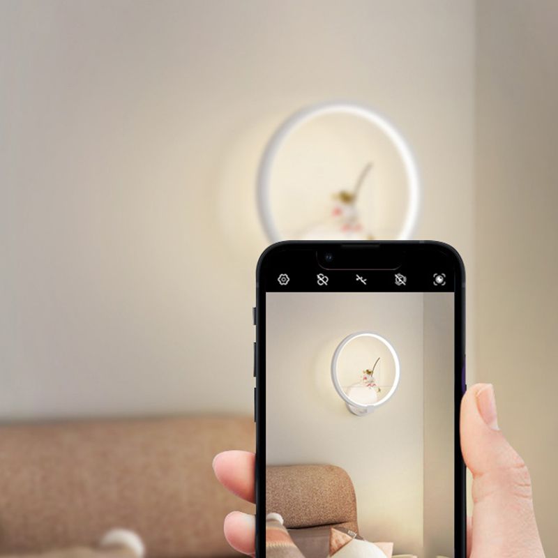 Modern Style Wall Light Fixture Creative Astronaut Wall Light Sconce for Bedroom