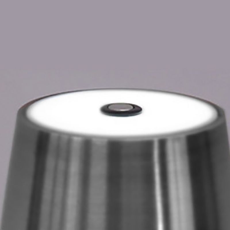 Moderne Stilkegelform Table Beleuchtung Metall 1 Leuchttischlampe für Bett
