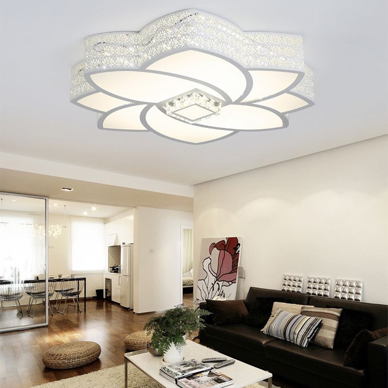 Moderne Blume Metall Flushmount Licht 23.5"/29.5" W LED weiße Deckenleuchte mit klarem Kristallakzent, warmes/weißes Licht
