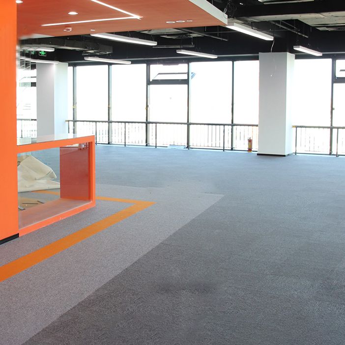 Modern Carpet Floor Tile Self Adhesive Level Loop Stain Resistant Carpet Tile