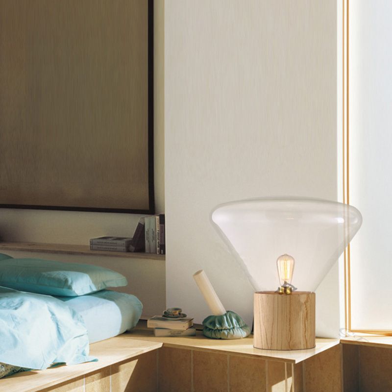 Lámpara de mesa de cono de simplicidad ultramoderna lámpara de vidrio transparente para el dormitorio