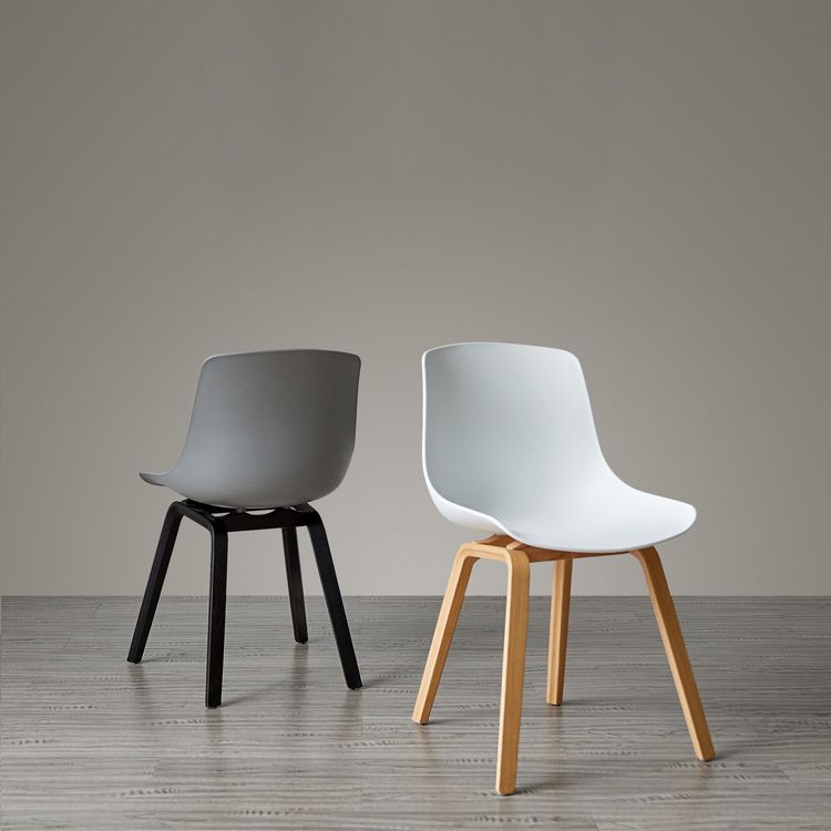 Sedie sala da pranzo in stile contemporaneo sedia solida a bracciole con gambe in legno