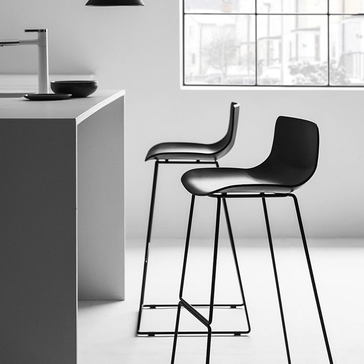 Modern Metal Plastic Bar Stools Indoor Barstool with Iron Legs and Low Back