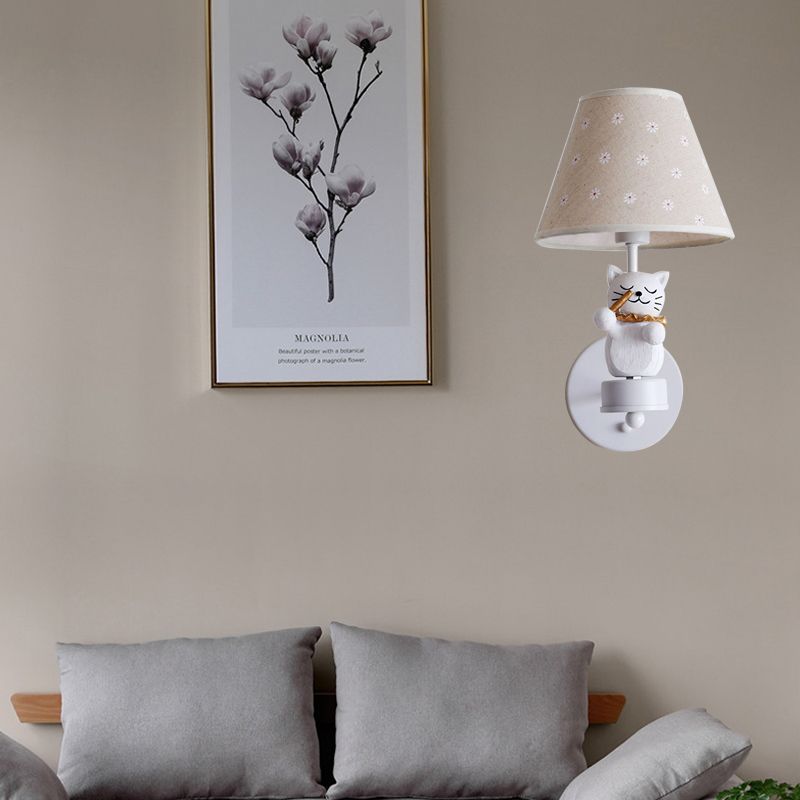 Lovely Pet Cat Wall Light One Light Resin Sconce Light with Floral Shade for Study Room