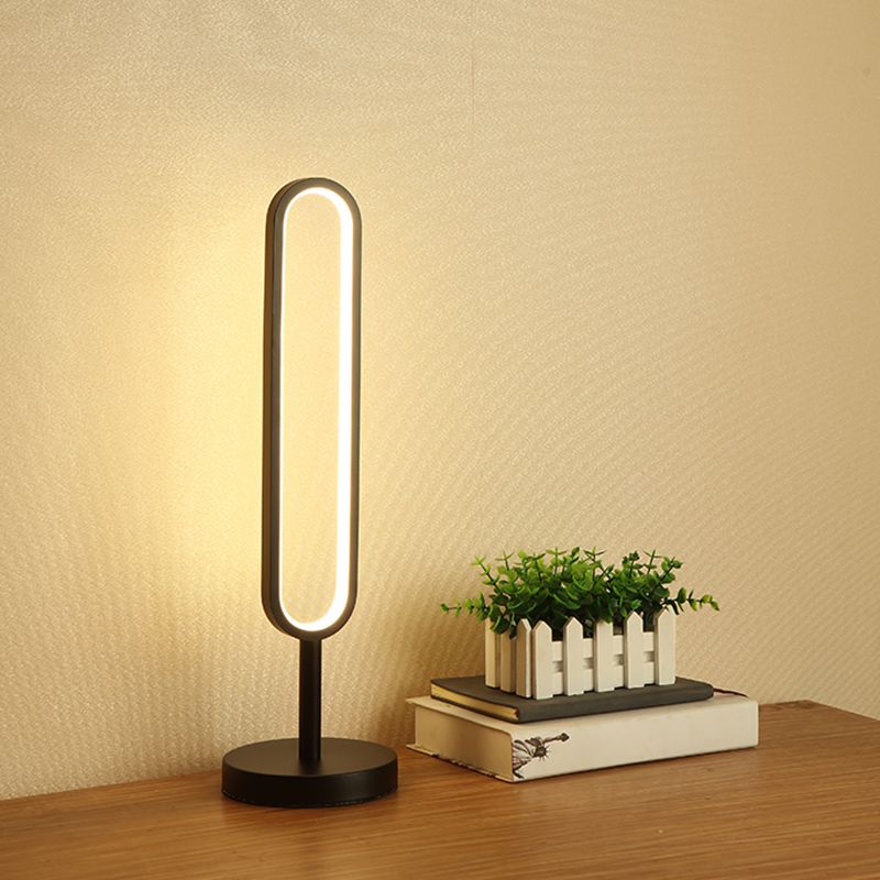 Lámpara de mesa geométrica minimalista Metal Bedside Led Nightsand Light in Black