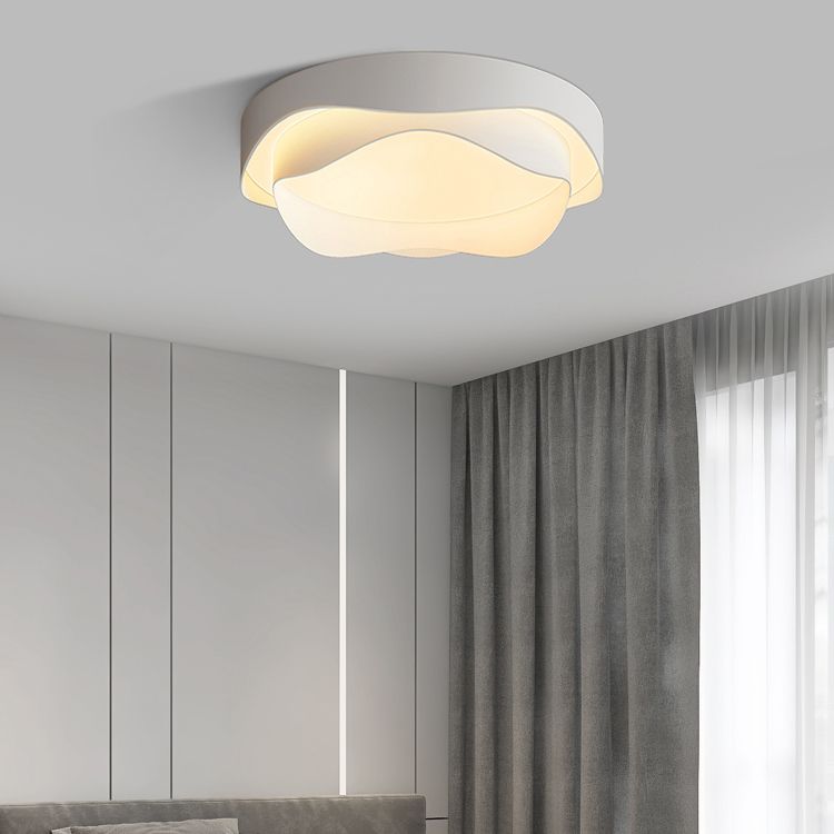Modern Metal Flush Mount Flower Shape LED Ceiling Light with Acrylic Shade for Living Room