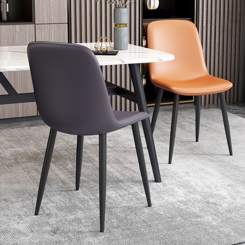 Sedia laterale della sala riunioni in pelle moderna sedia da pranzo solida.