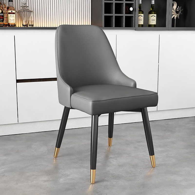 Sillas sin brazos de comedor de metal Glam, sillas Parsons de comedor de cuero PU para restaurante