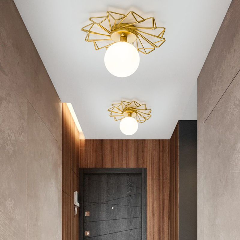 Modernism Single Black/Golden Flush Mount Lighting Metal Ceiling Light for Foyer