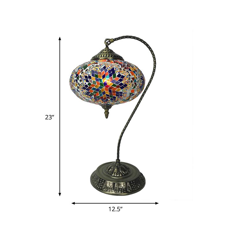 Decoratieve langwerpige nachtlicht met een enkele kop gekleurd kunstglazen tafellamp met gebogen arm in geel/blauw/groen