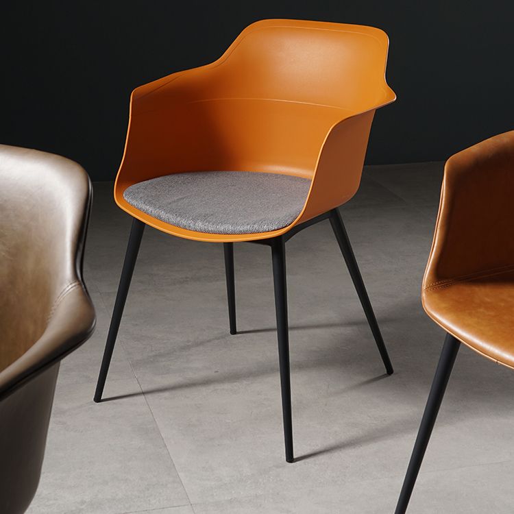 Chaise de bras de salle à manger scandinave