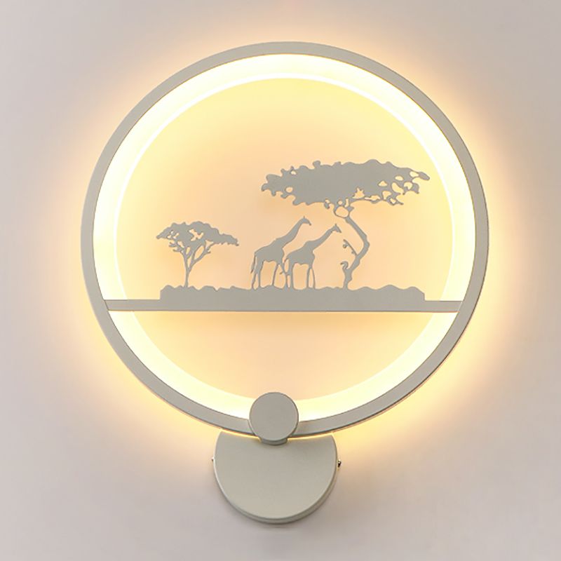 Unique Shape Metal Wall Light Modern Style 1-Light Wall Mounted Light Fixture in White