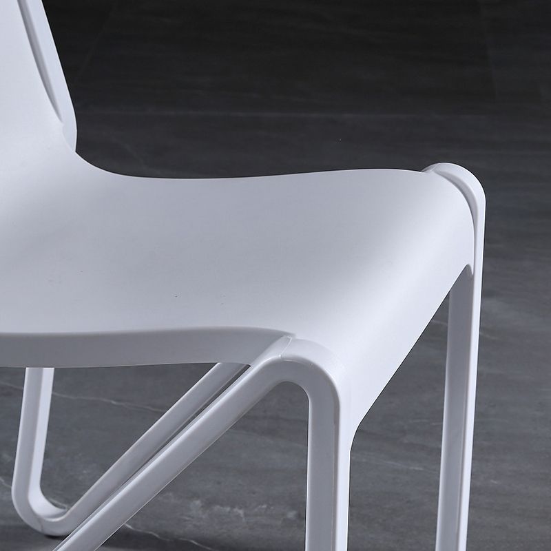 Chaise latéral de maison scandinave solide en plastique multicolore