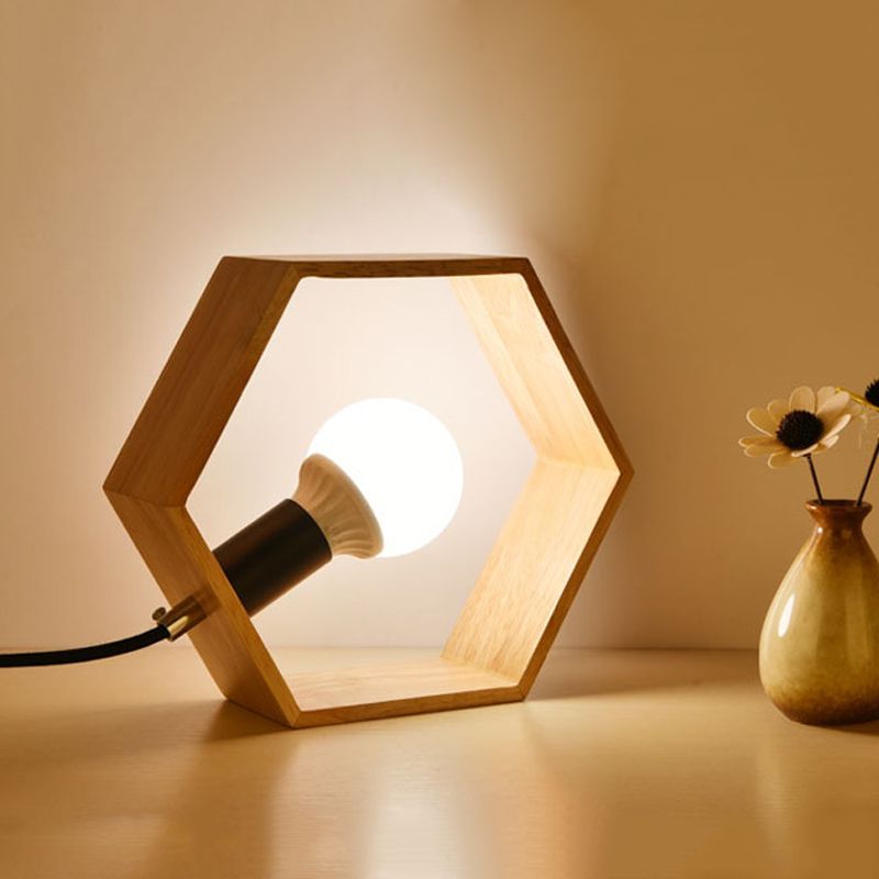 Éclairage de table de nuit hexagone en bois éclairage à table simple minimaliste avec design de bulbe nu