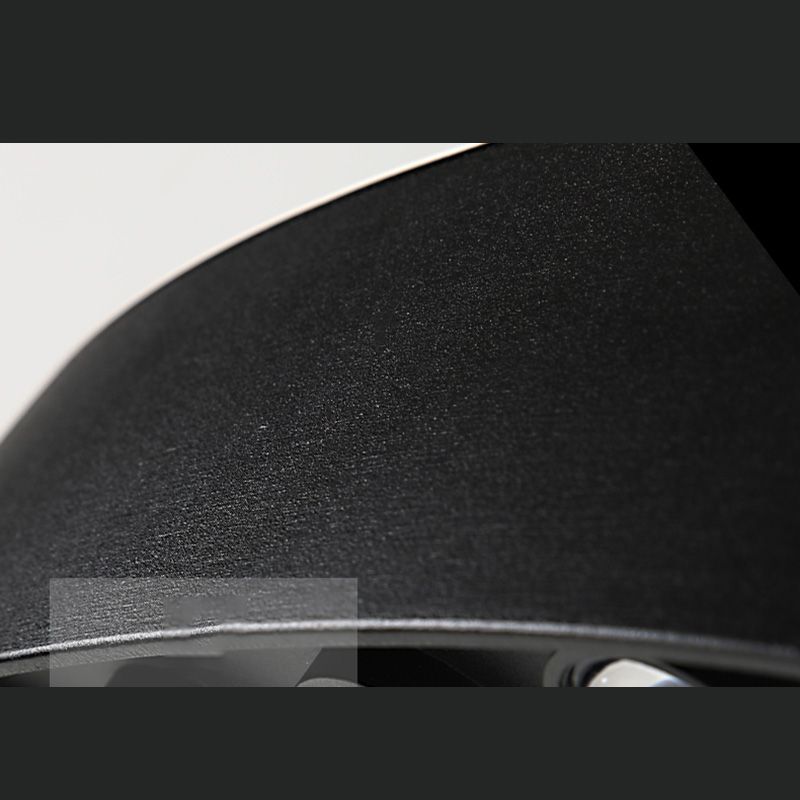 Pronzo della parete della casa con pale per la casa per le vetrici.