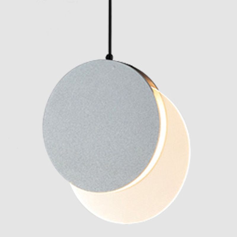 Luce a ciondolo a LED in ferro laccata nella moderna lampada appesa rotabile acrilica creativa per camera da letto