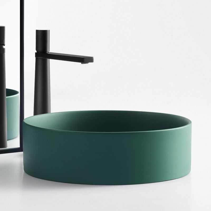 Modern Vessel Bathroom Sink Round Porcelain with Pop-Up Drain Basin Sink