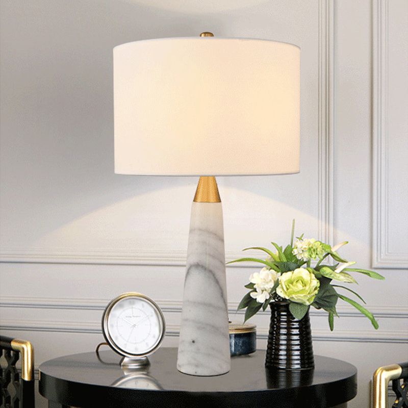 Lámpara de mesa de cilindro de tela Nordic Night-Bulb Light con base de mármol cónico en gris/blanco