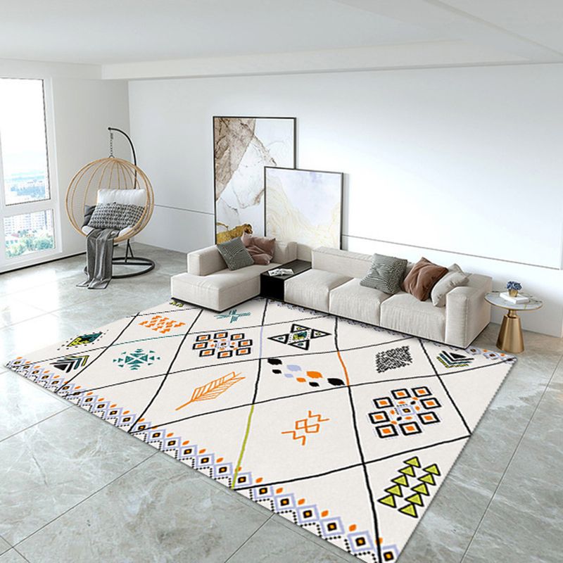 Light Orange Graphic Rug Polyester Casual Rug Stain Resistant Rug for Living Room