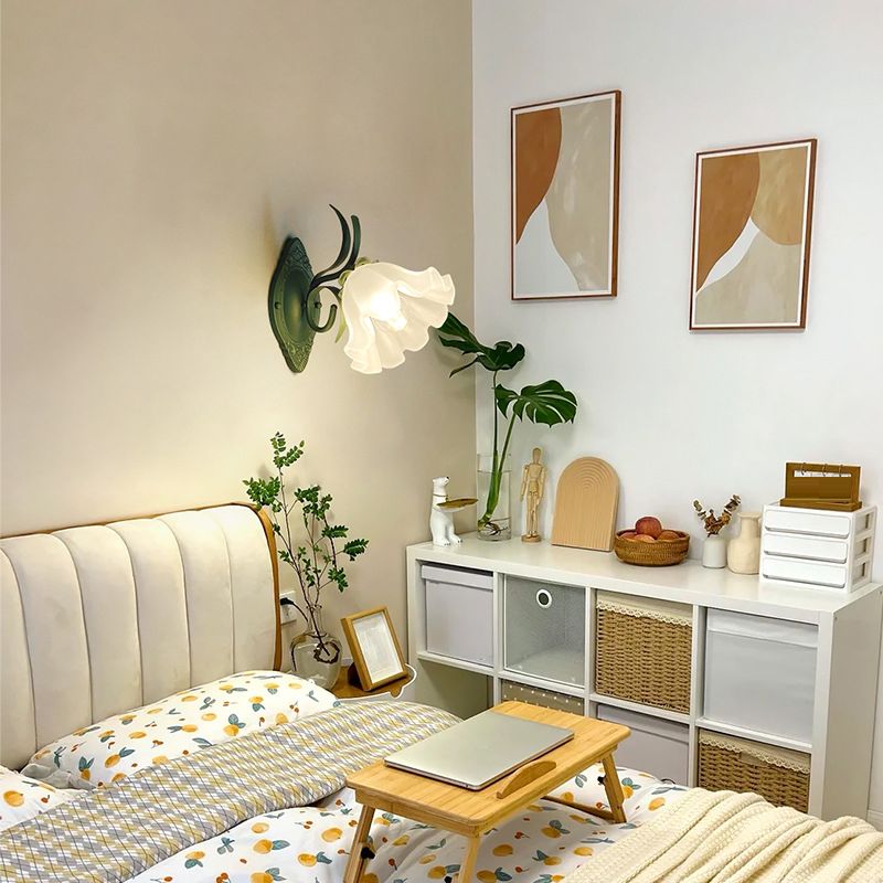 1/2-Light Contemporary Green Glass Shaded Metallic Wall Mounted for Bedroom