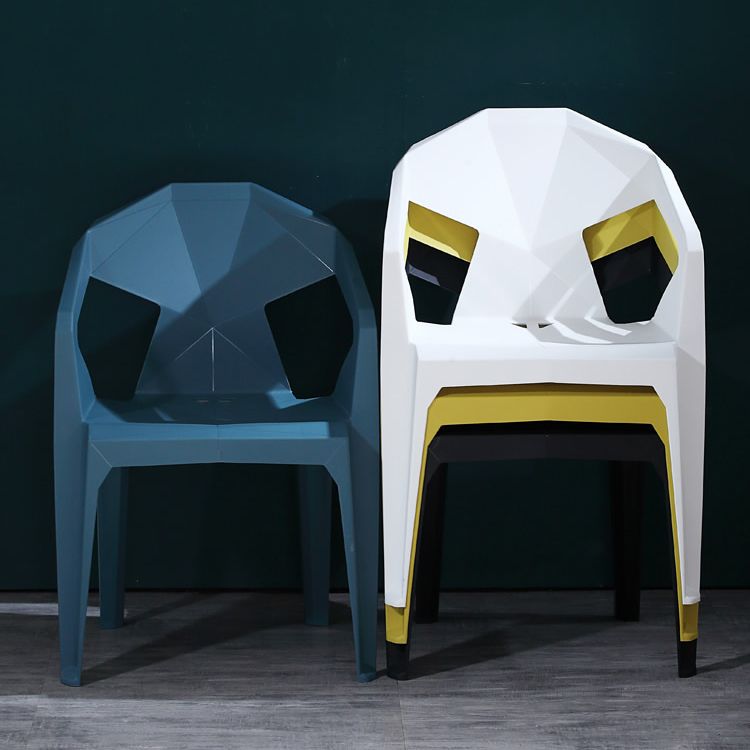 Chaises de restauration en plastique de style moderne chaises latérales empilables pour la cuisine
